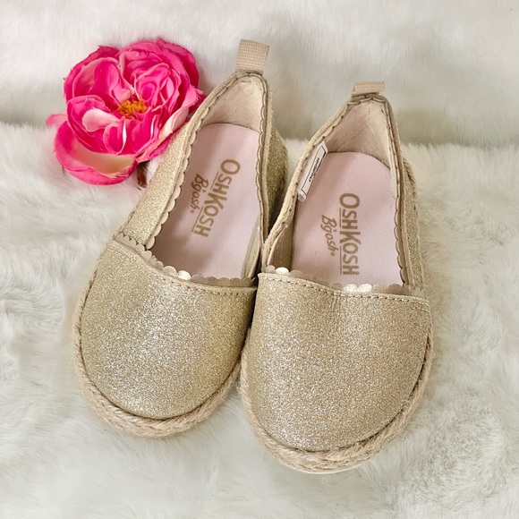 New no tags OSH KOSH B’GOSH GOLD SPARKLY TODDLER SHOES. Wear with dress or jeans - Picture 6 of 6